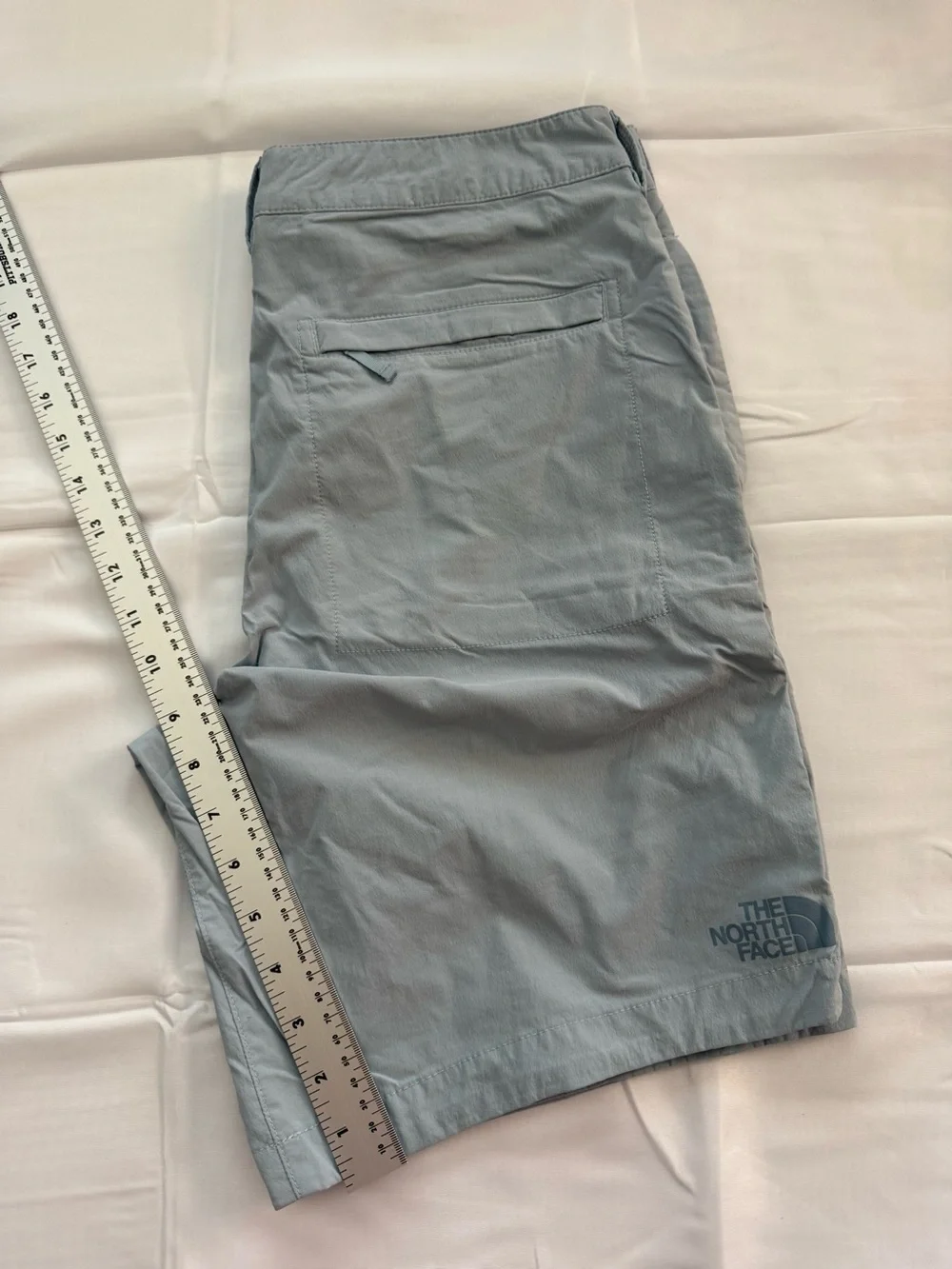 The North Face Men's Light Gray Flat-Front Shorts